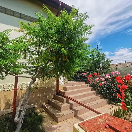 Konukevi Casa Madalina *